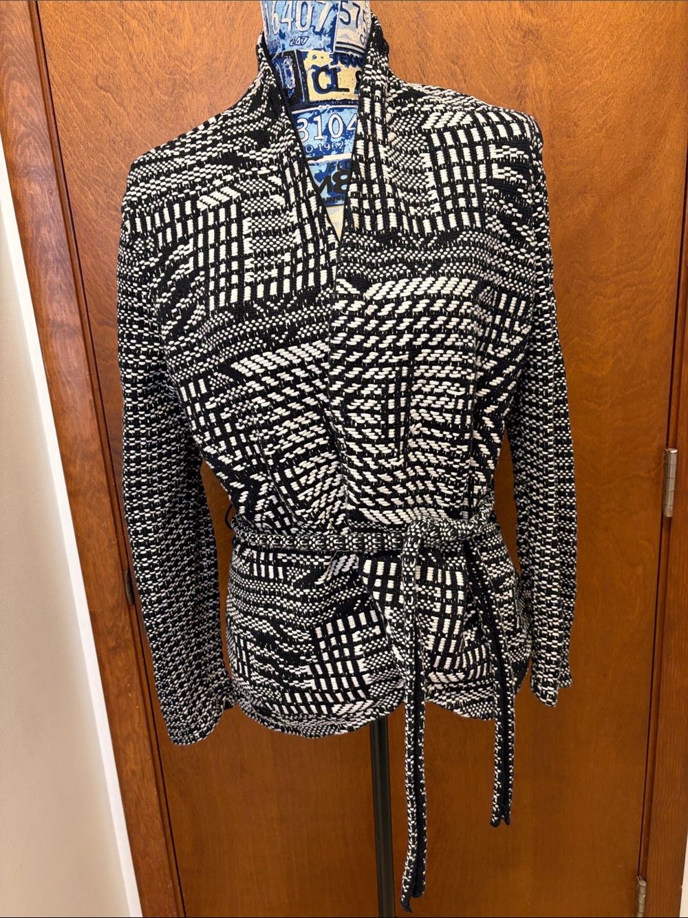 H&M black and white Patterned Women's Belted Cardigan Jacket size large